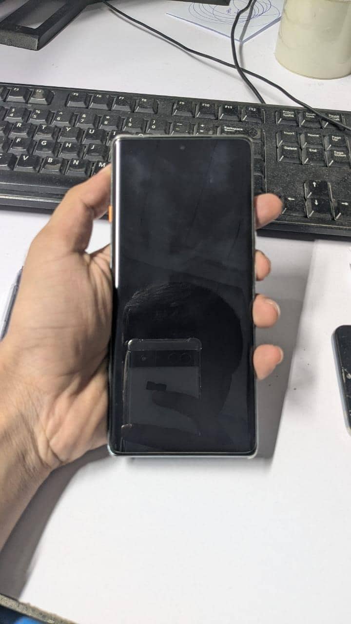Tecno CAMON 40 Pro 1