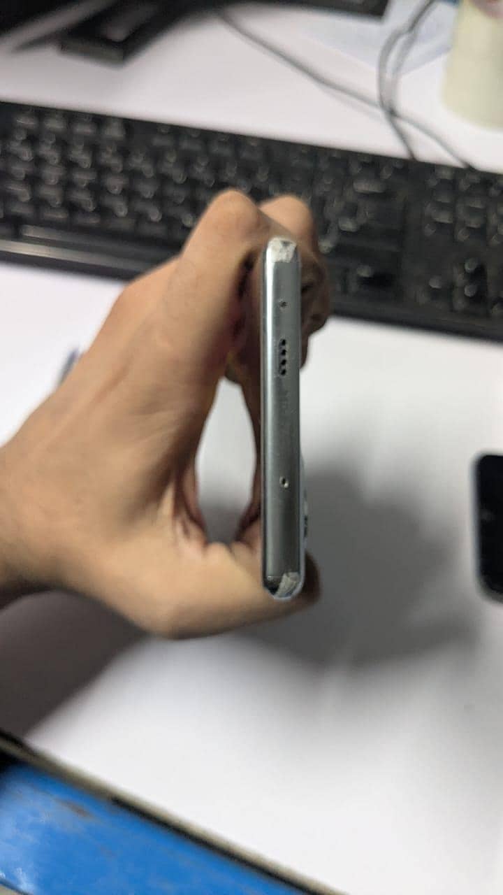 Tecno CAMON 40 Pro 4