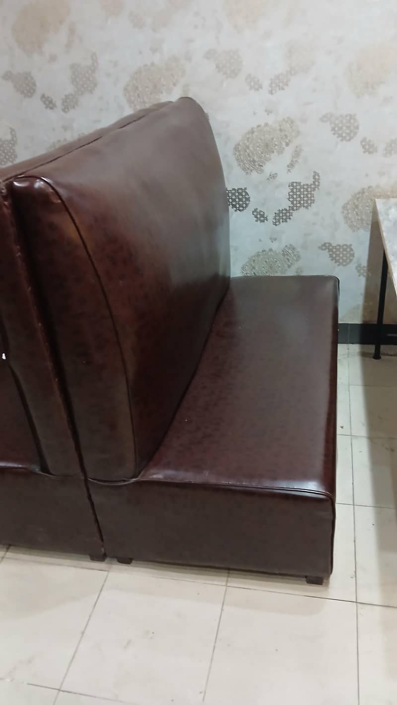 3 Seater Sofas With Tables For Restaurant 0