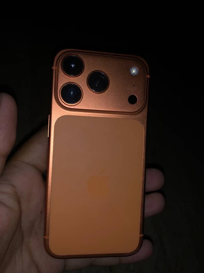 Apple iPhone 14 Pro 0