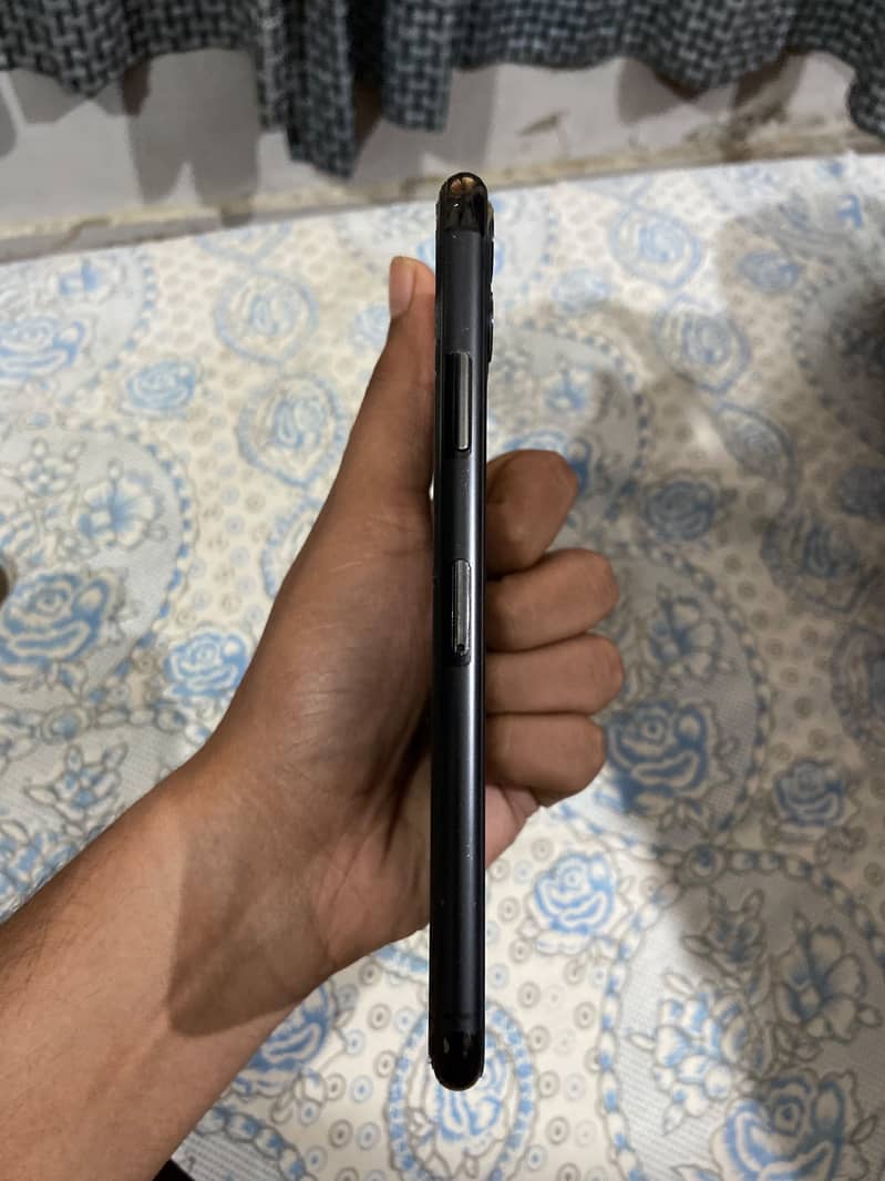 Apple iPhone 11 Pro Max 7