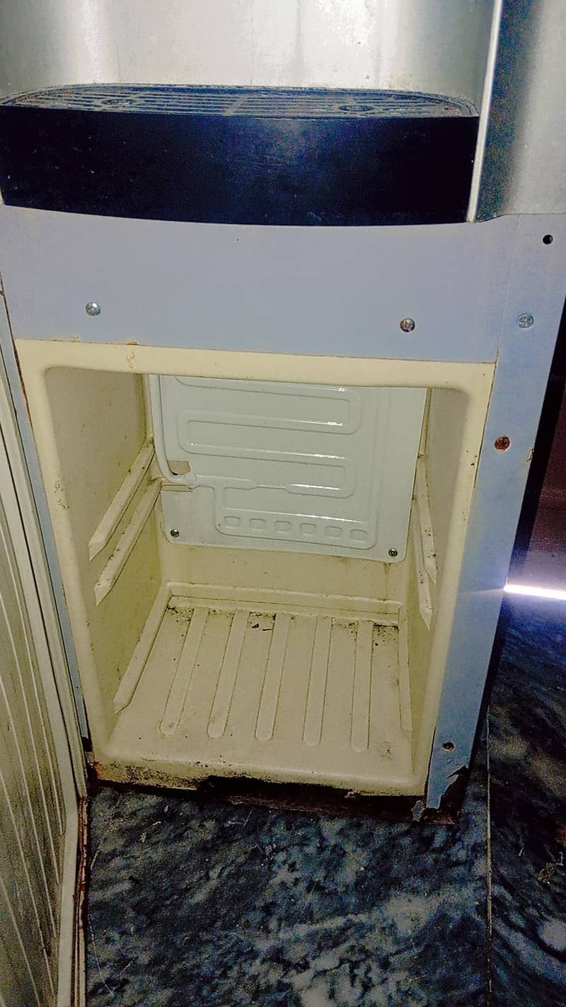 dispenser 4