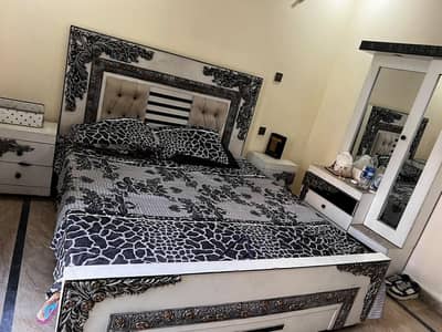 bed set with dressing free doctor mattress