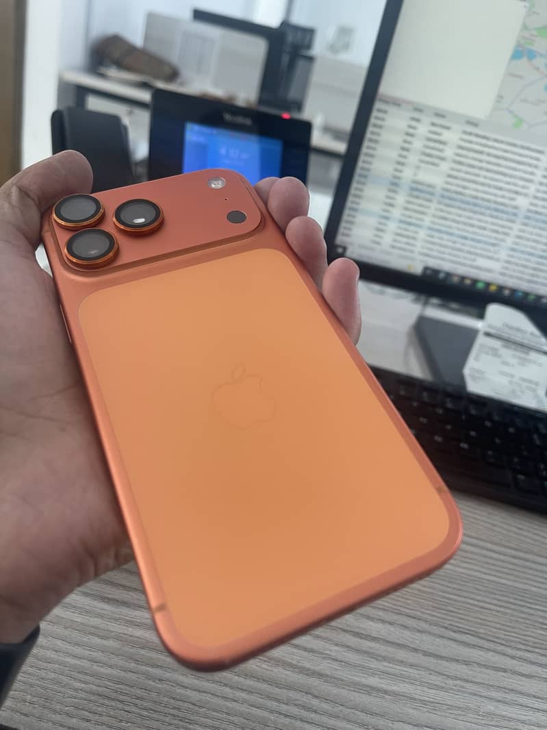 Apple iPhone 17 Pro Max 2