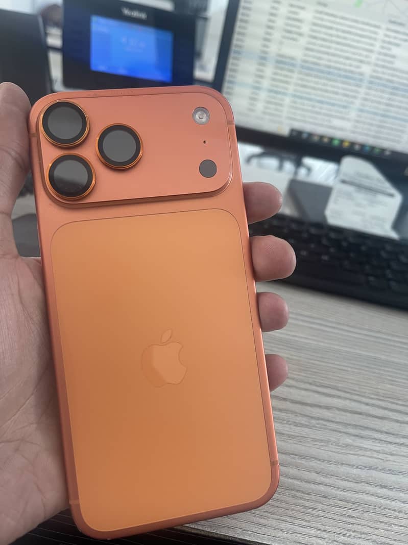 Apple iPhone 17 Pro Max 11