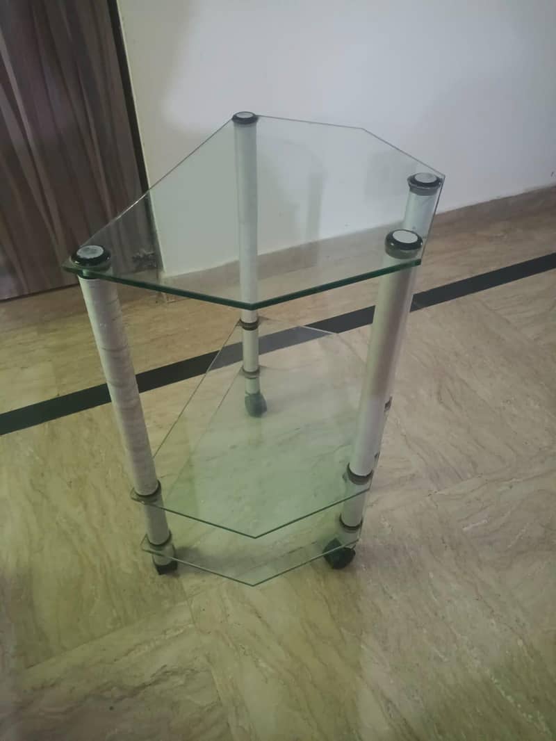 TV trolly/corner table 1