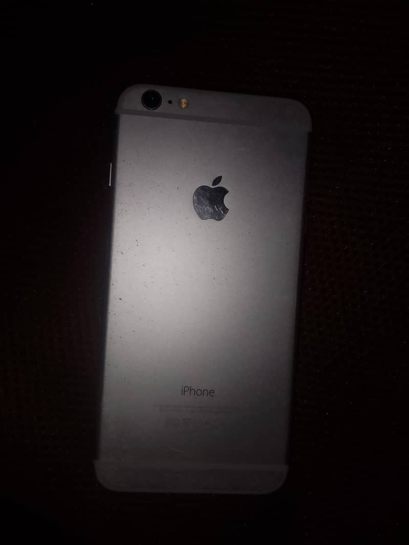 Apple iPhone 6 Plus 1