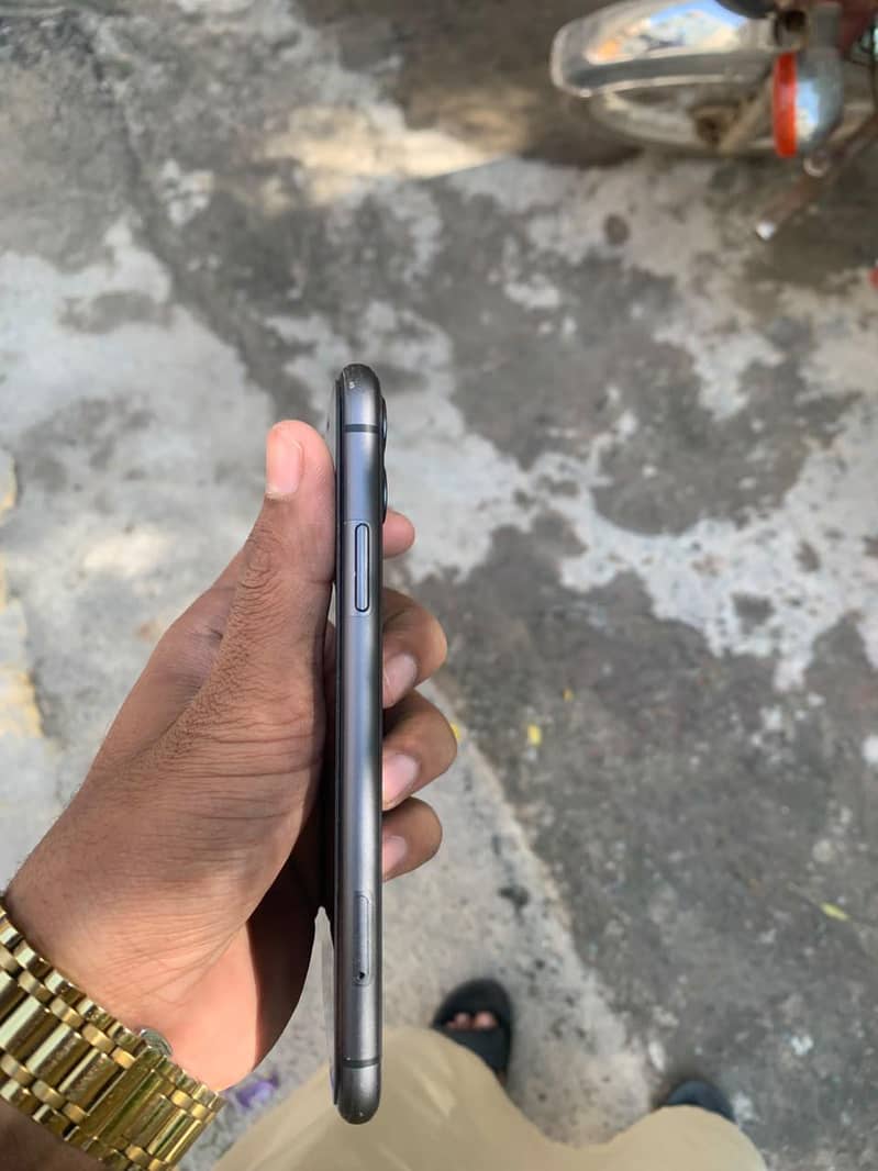 Apple iPhone 11 2