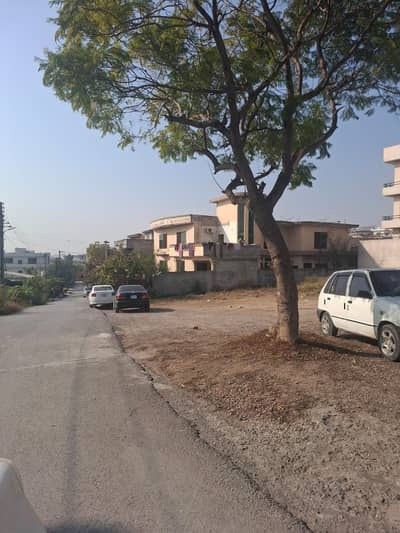 Corner Plot Solid Land For Sale in Soan Garden Block E at Street 1