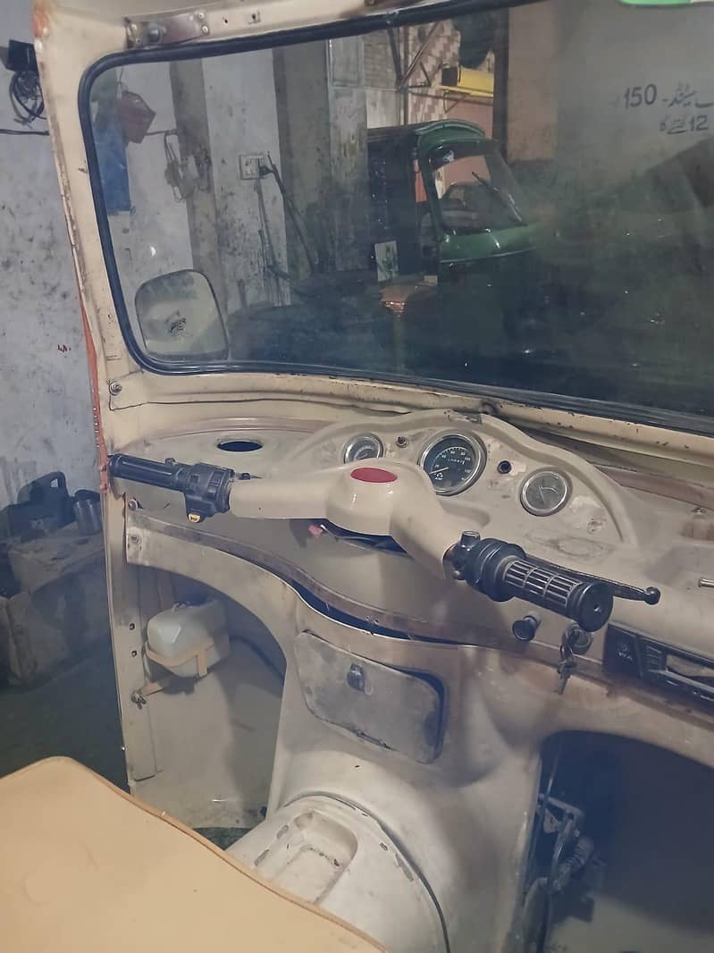 Auto Richshaw 2