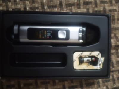 uwell crown limited edition blkl ok screen working (18 plus only )