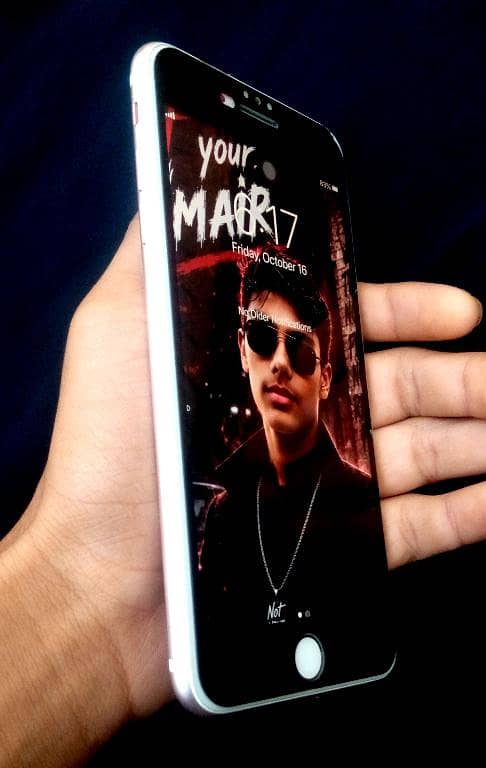 Apple iPhone 7 Plus 0