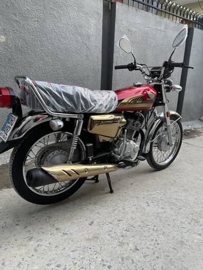 Honda 125 Special Edition GOLD 2025