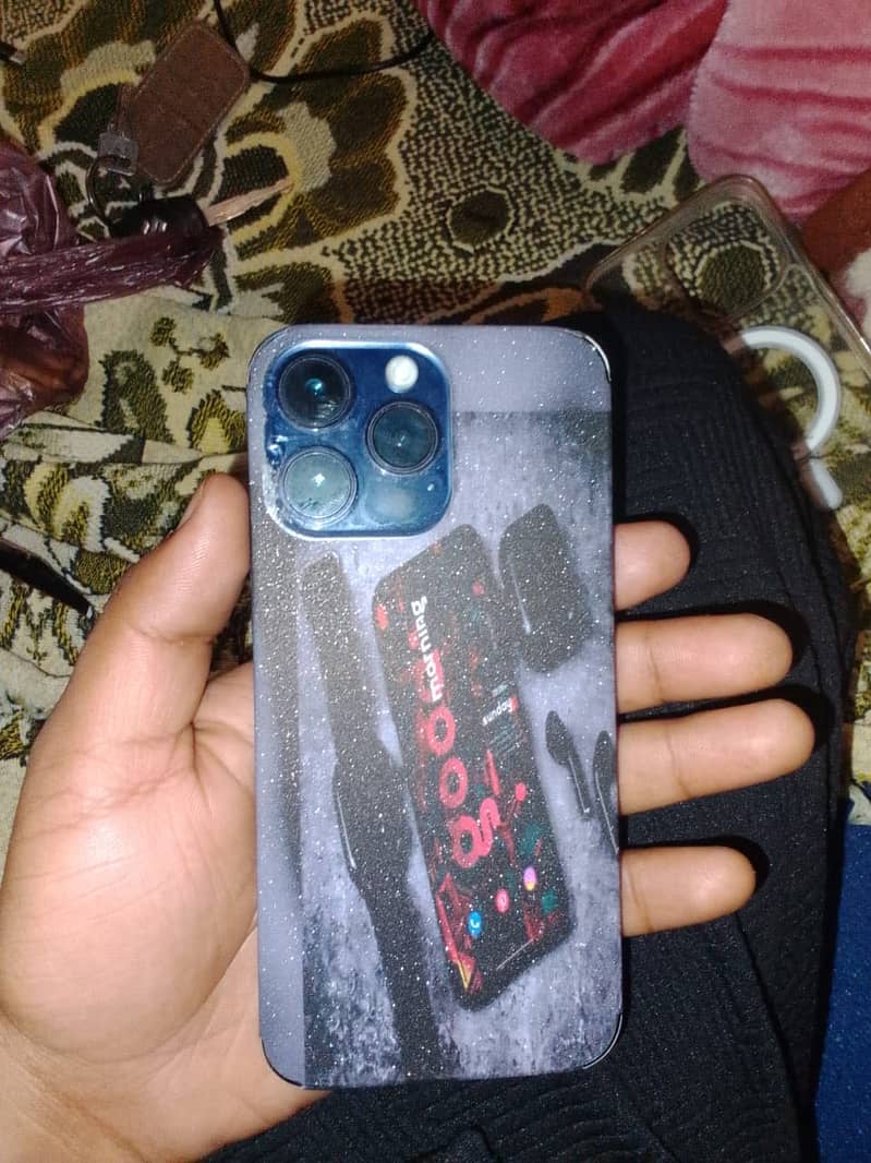 Apple iPhone 14 Pro Max 0
