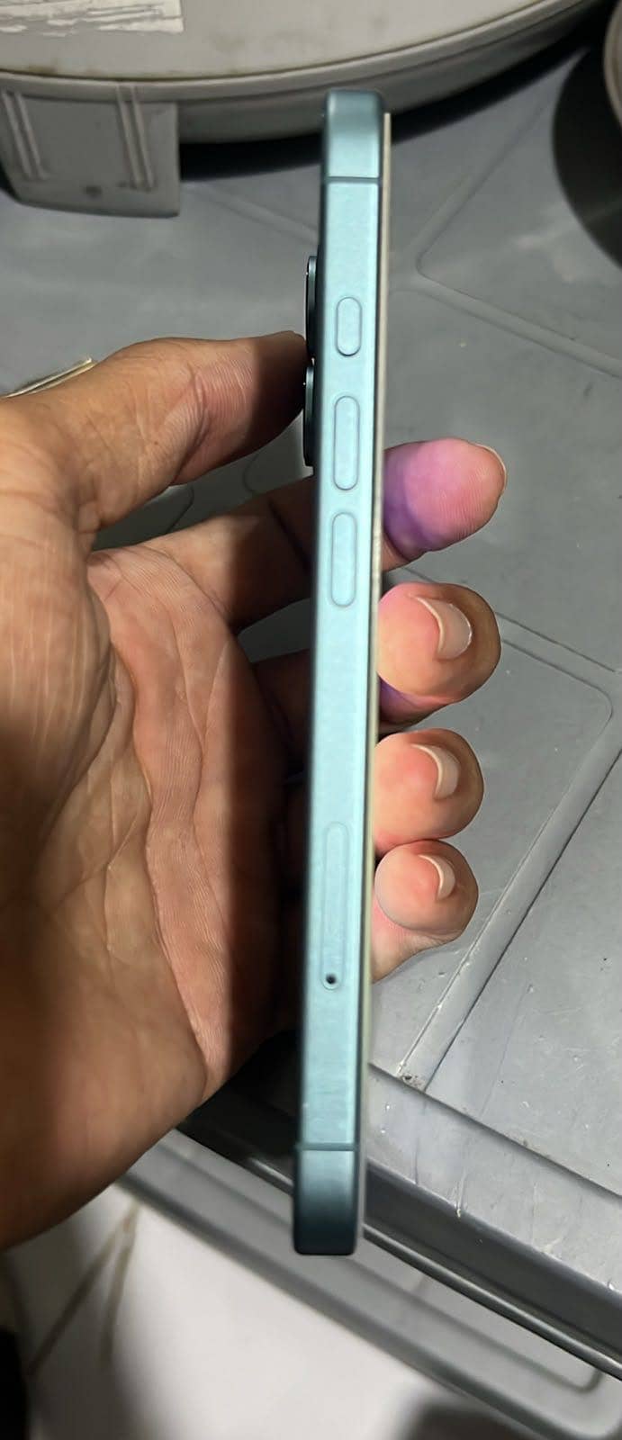 Apple iPhone 16 1