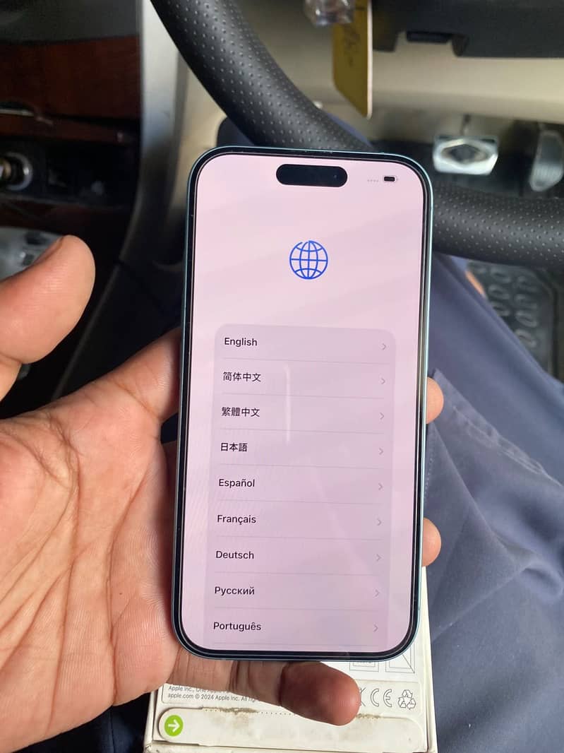 Apple iPhone 16 2