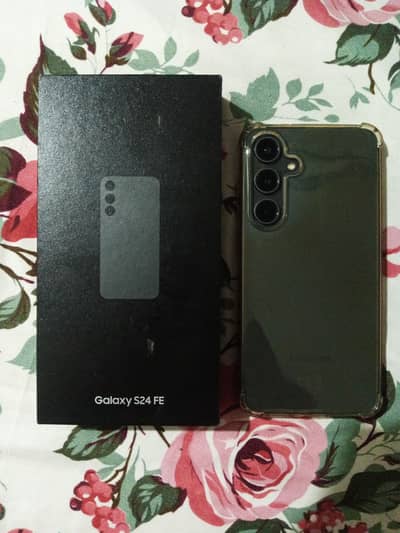 Samsung Mobile S24 fE