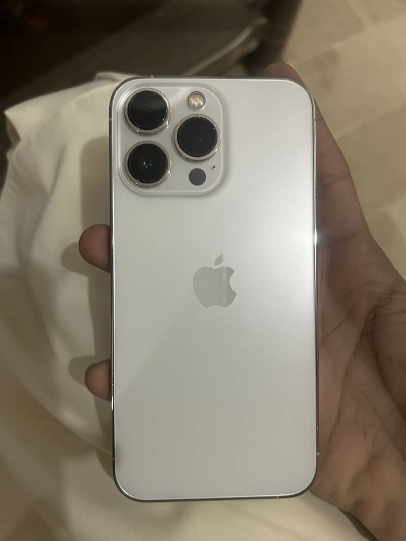 Apple iPhone 13 Pro 1