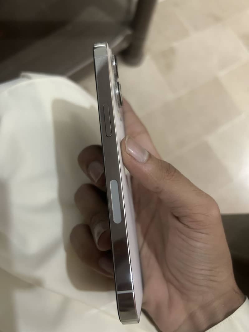 Apple iPhone 13 Pro 3