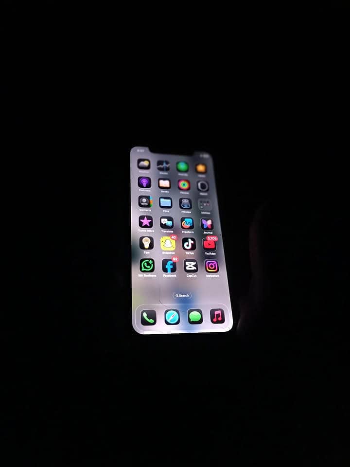 Apple iPhone 11 4