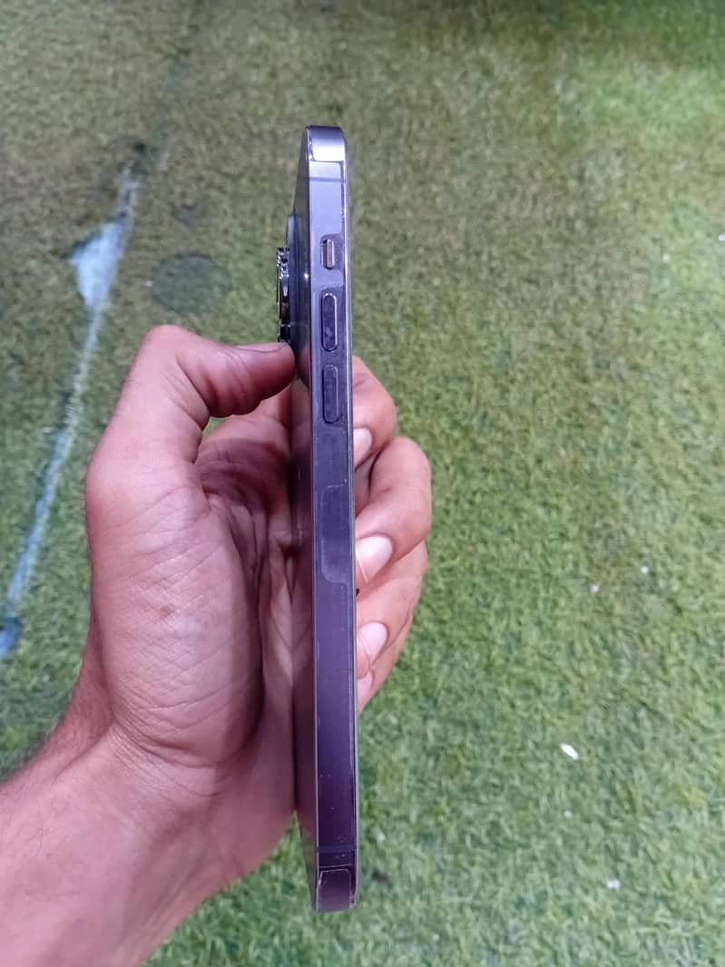 Apple iPhone 14 Pro Max 0