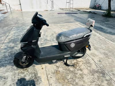 AIMA Ramza 60V-1331 KM Showroom Condition+Warranty+Charger