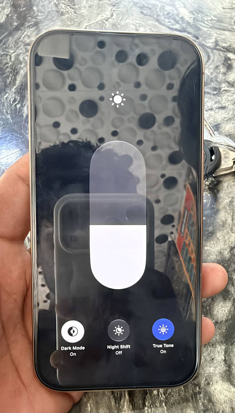 Apple iPhone 16 Pro 3