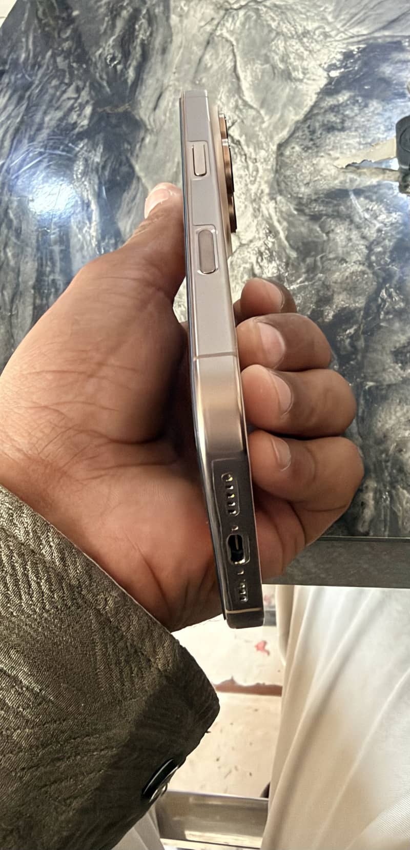 Apple iPhone 16 Pro 6