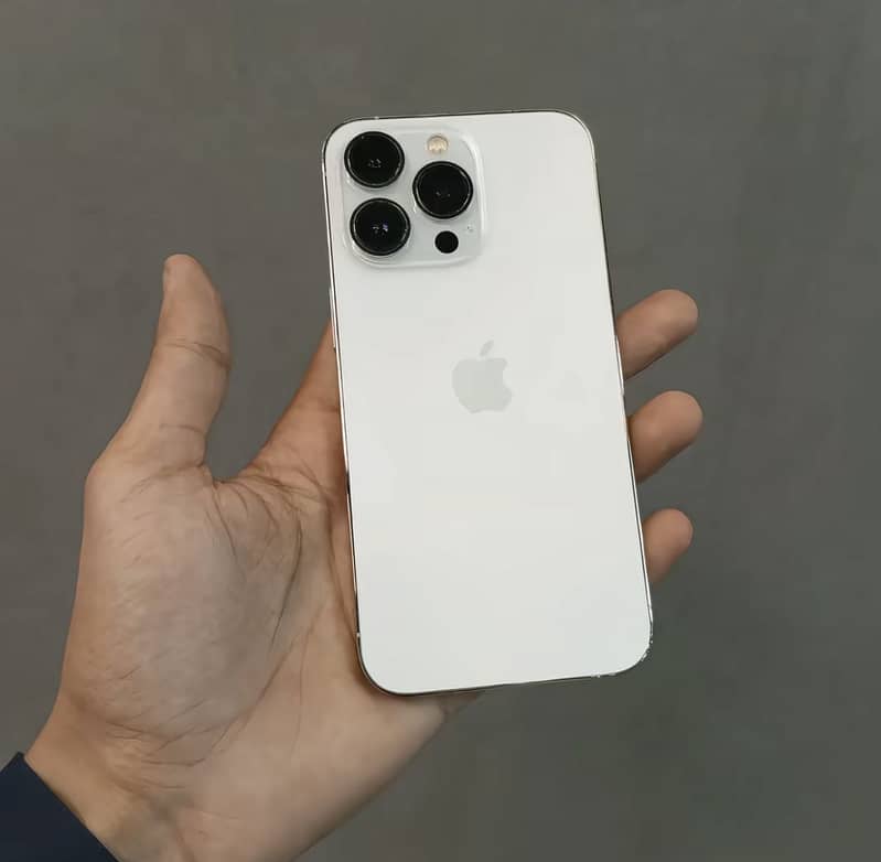 Apple iPhone 13 Pro 3