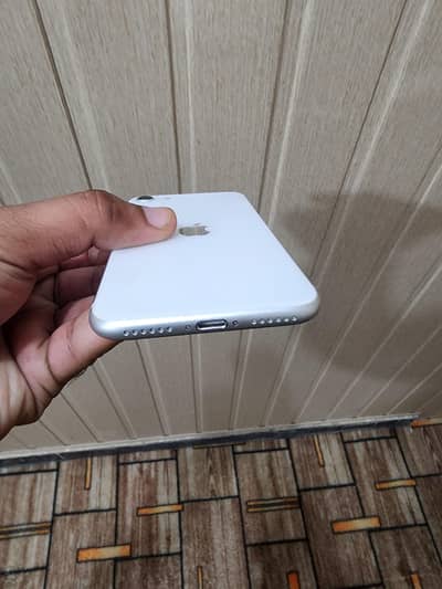 Apple iPhone SE 2020
