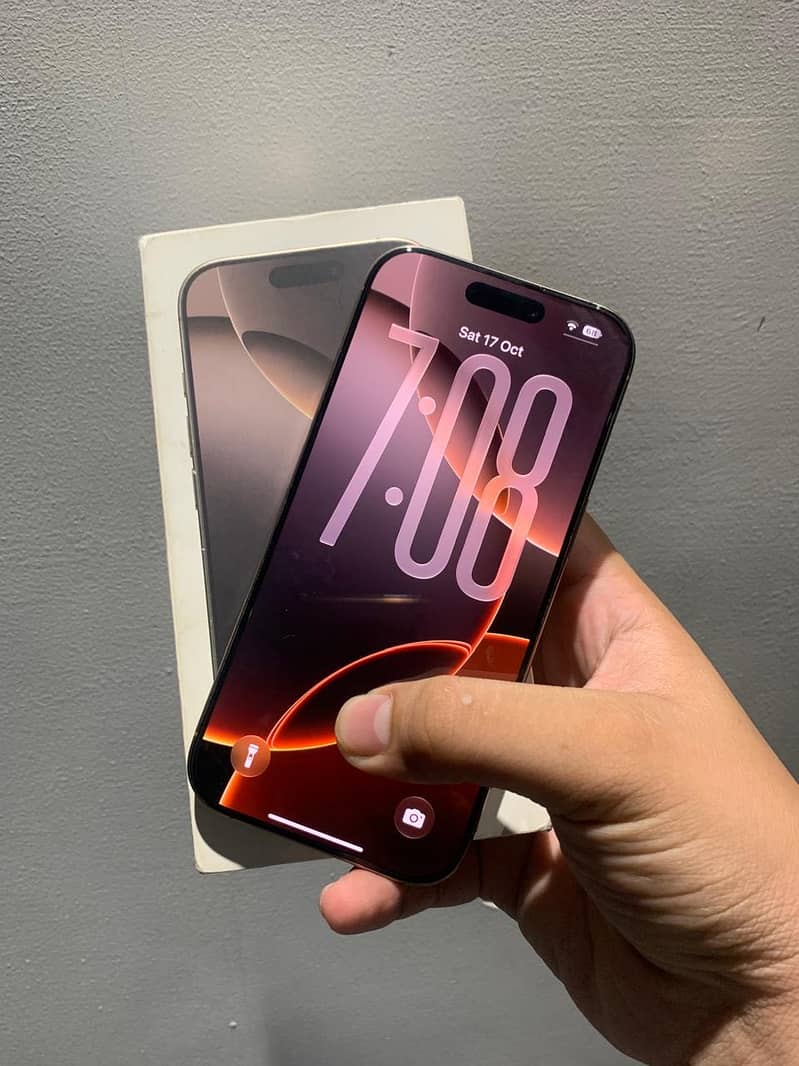Apple iPhone 16 Pro 1