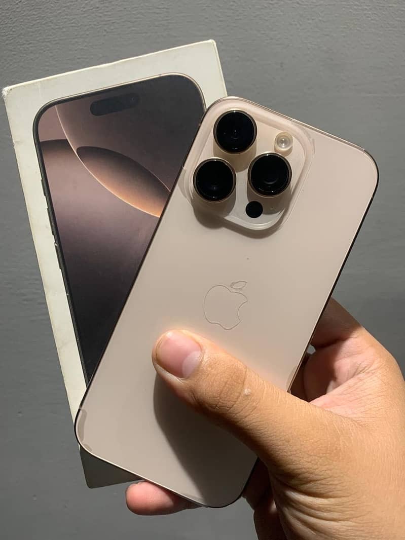 Apple iPhone 16 Pro 0