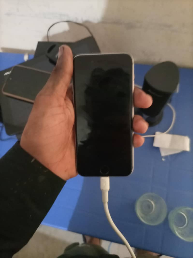 Apple iPhone 6S 2