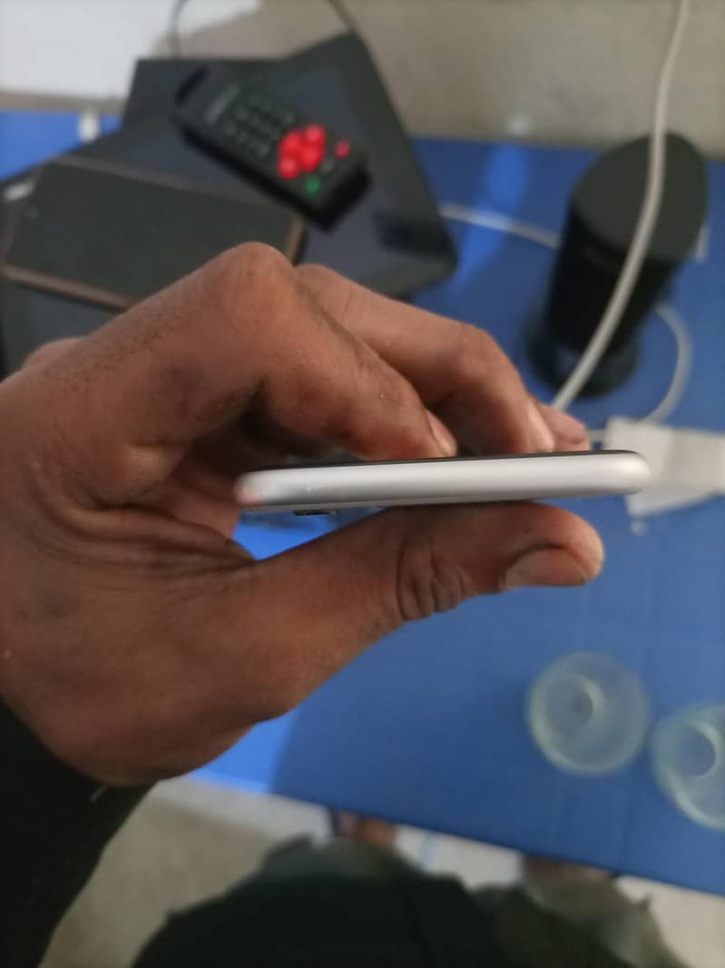 Apple iPhone 6S 3
