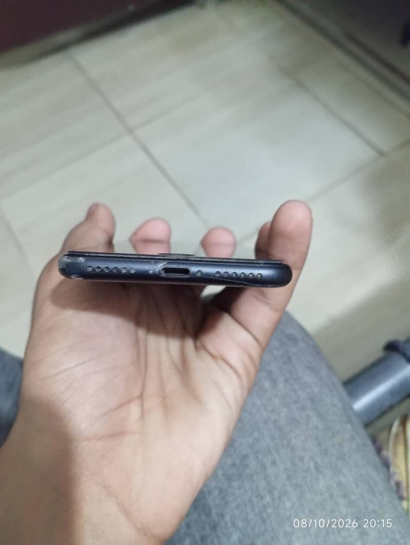 Apple iPhone 7 3