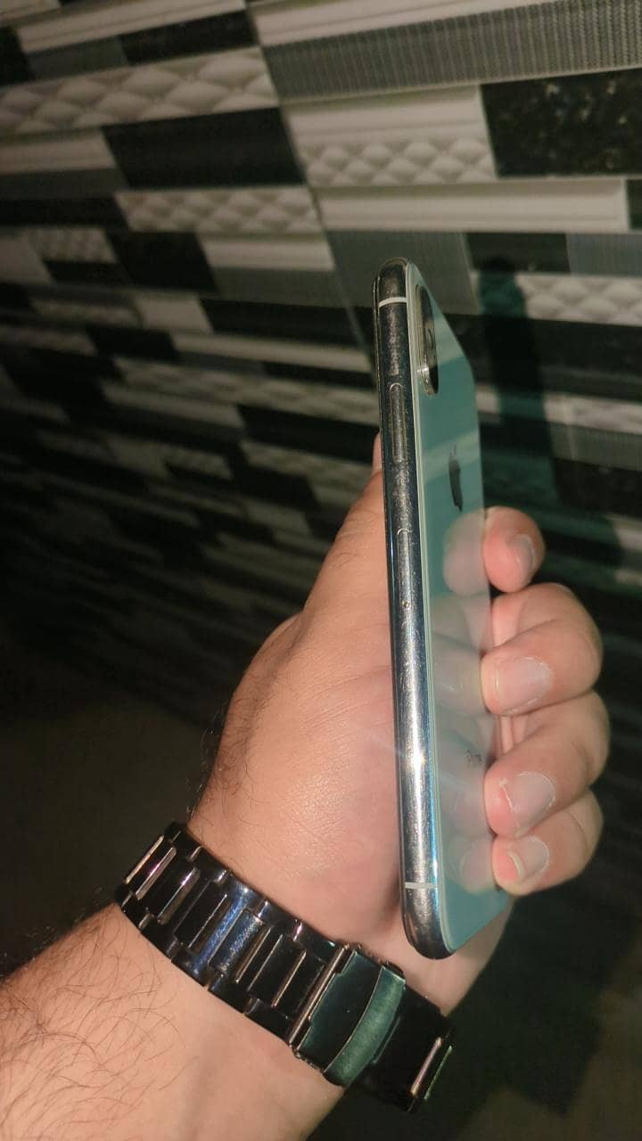 Apple iPhone XS 1