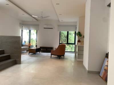 Brand new Beautiful luxurious upper portion apparment fully furnished, an out class living