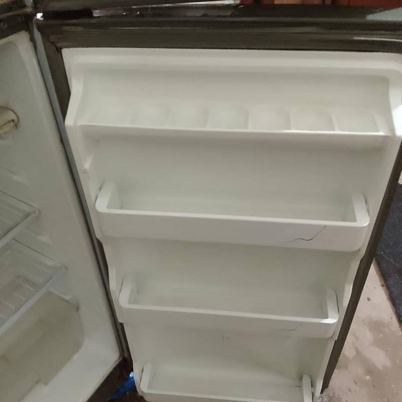 Dawlance Double Door Refrigerator – Excellent Cooling 1
