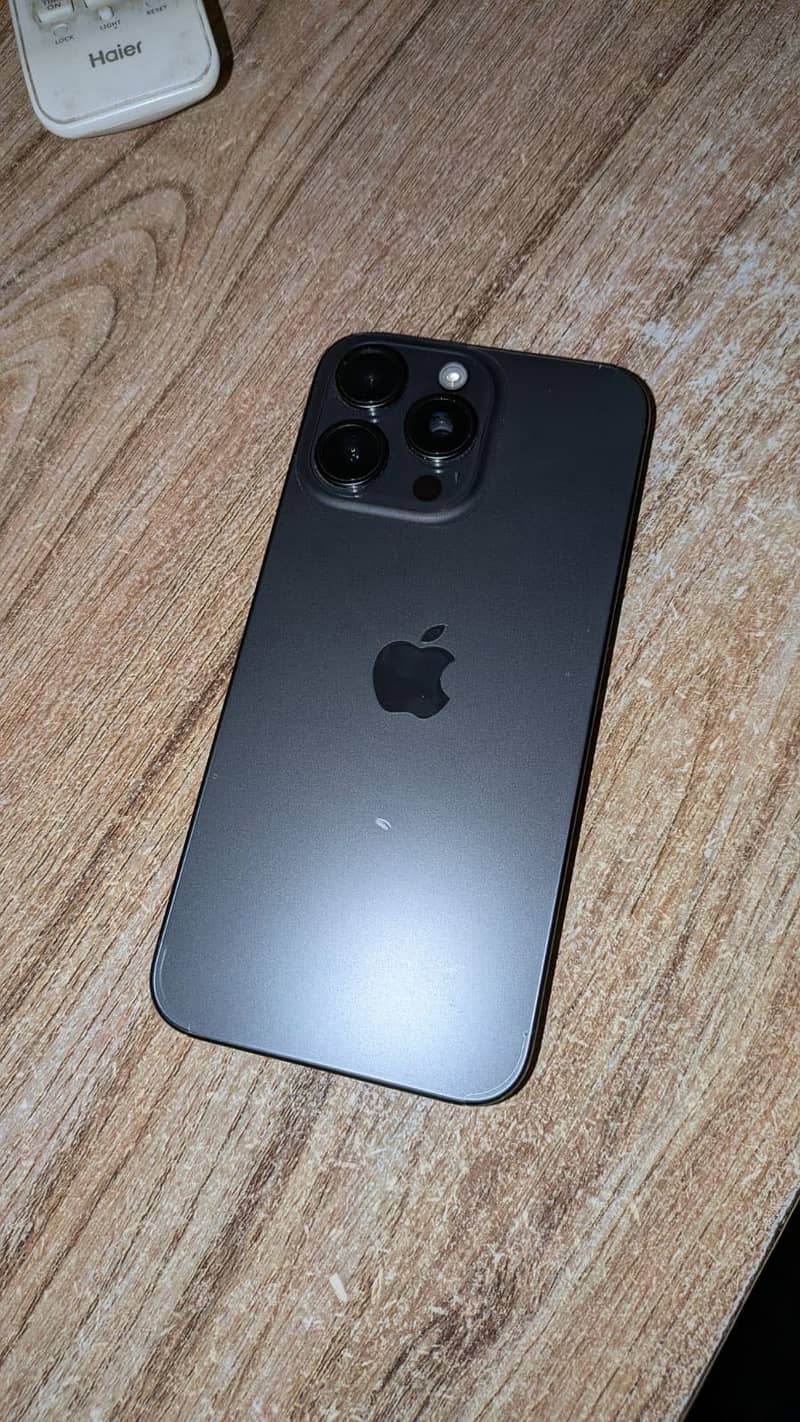 Apple iPhone 15 Pro Max 1