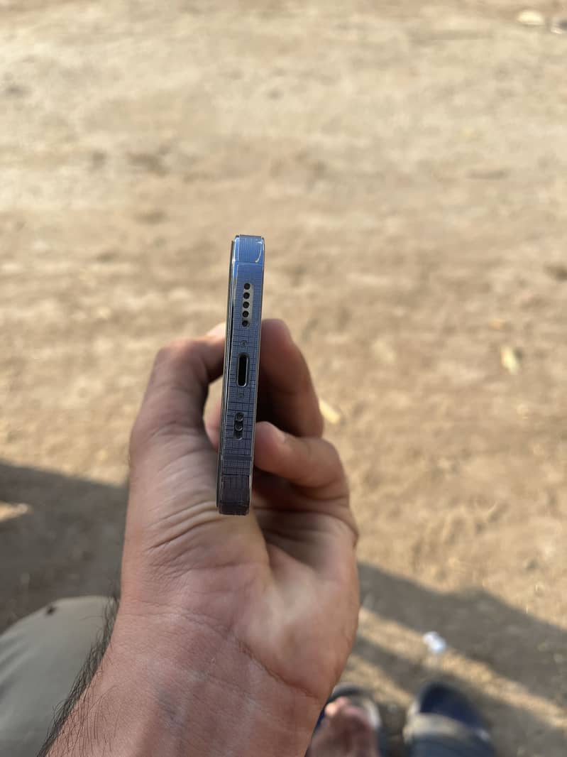 Apple iPhone 13 Pro 1