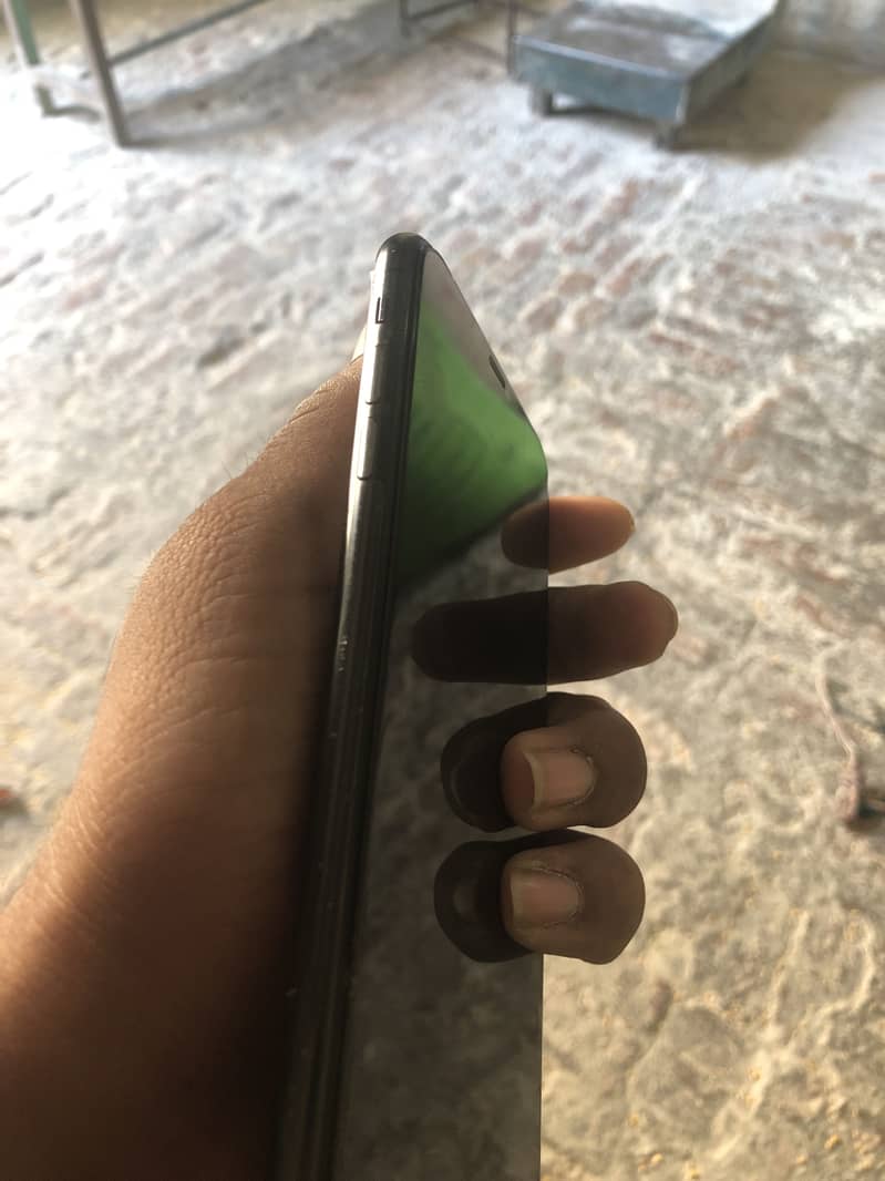 Apple iPhone XS Max 2