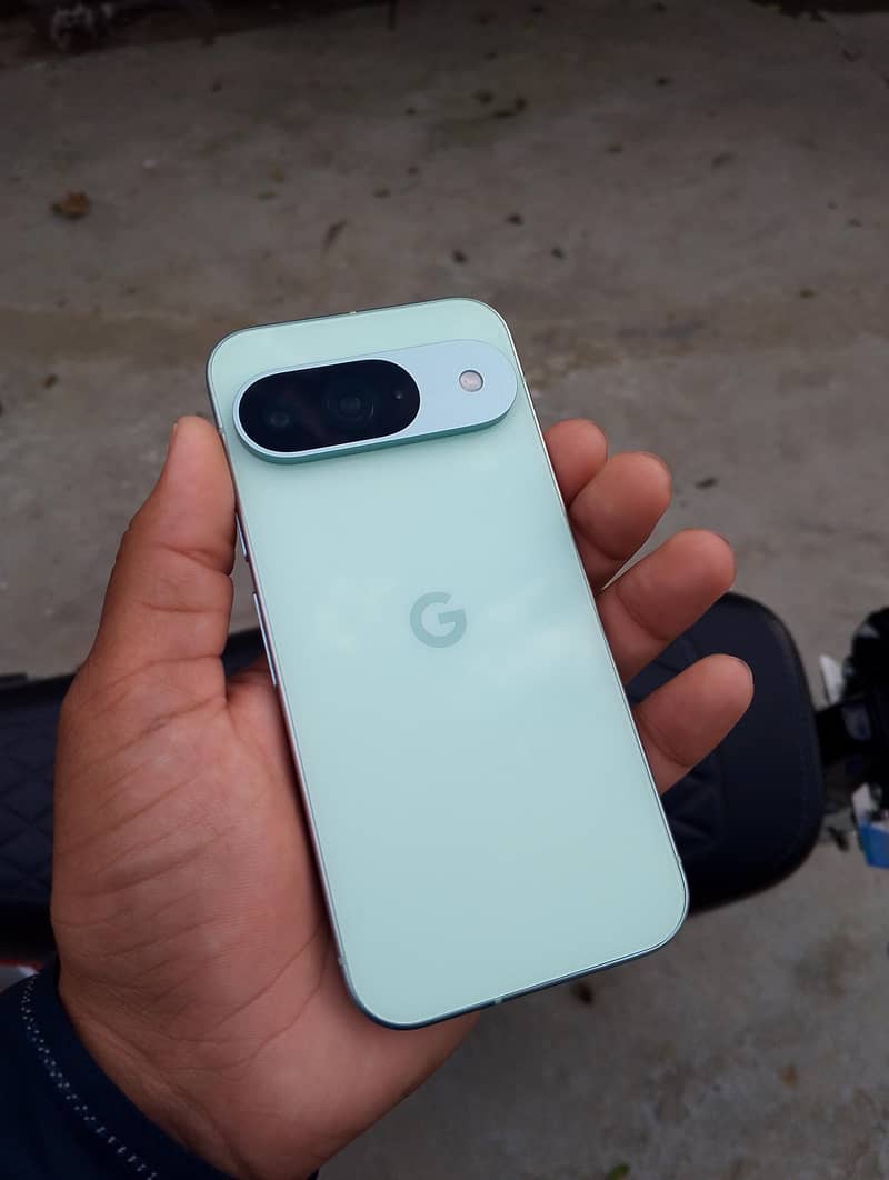 Google Pixel 9 6