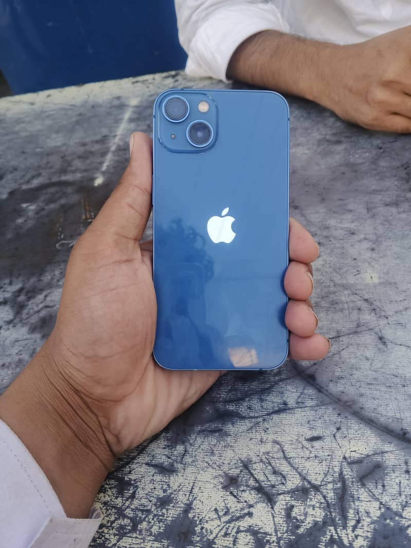 Apple iPhone 13 2