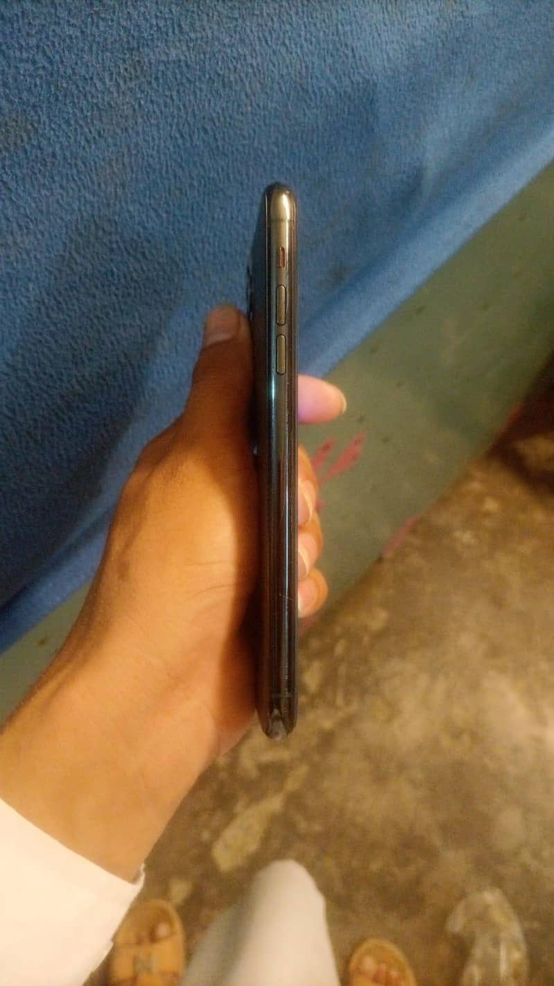 Apple iPhone 11 Pro Max 5