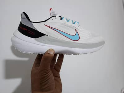 Nike winflow 9   uk 7.5 available