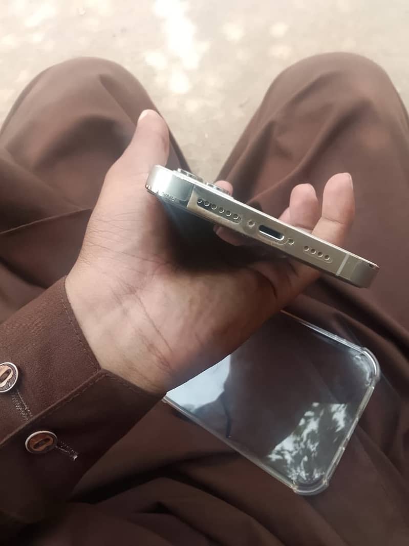 Apple iPhone 14 Pro Max 3