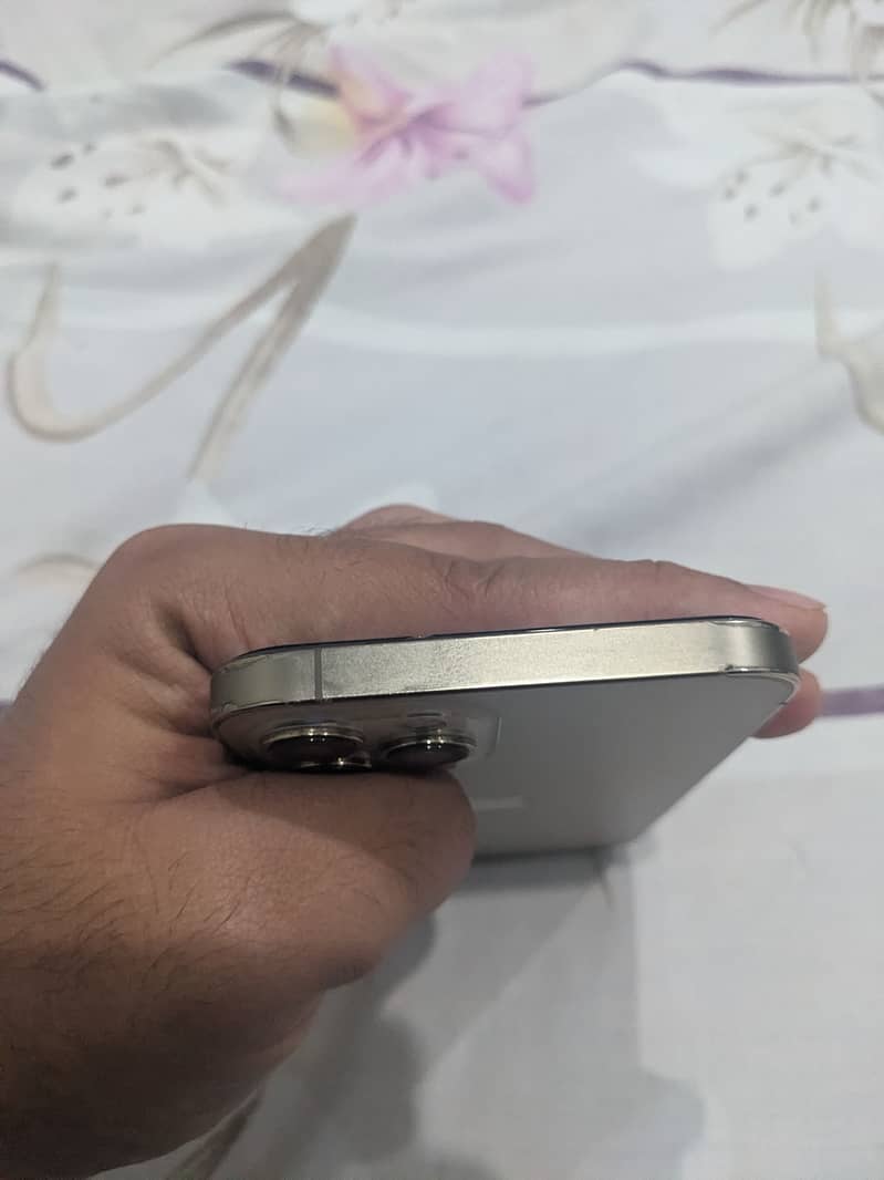 Apple iPhone 12 Pro Max 3