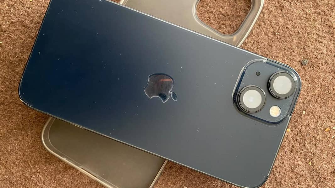Apple iPhone 13 4