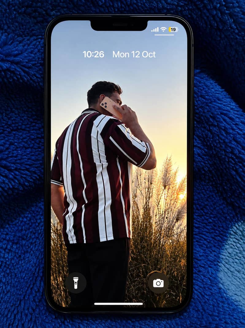 Apple iPhone 13 0