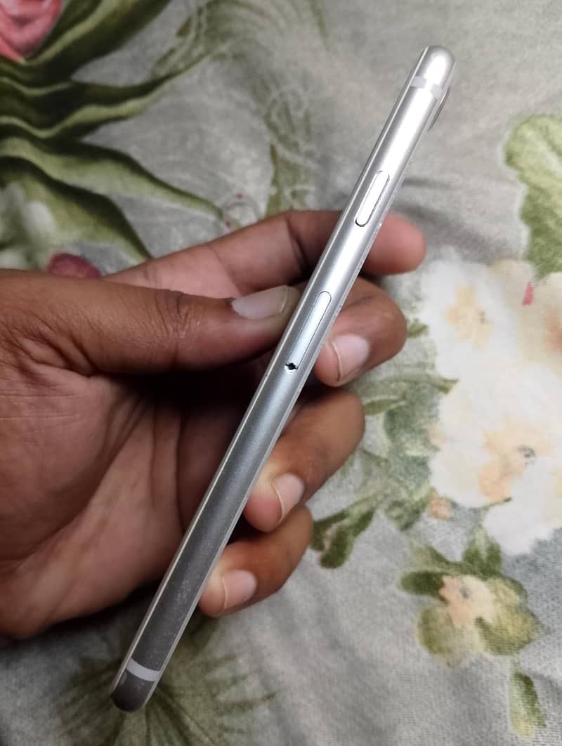 Apple iPhone 8 2